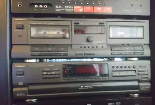 https://www.gumtree.co.za/a-other-audio-music-equipment/bellville/3x-collectors-component-items-technics-teac-immaculate/1008266539160910002446809