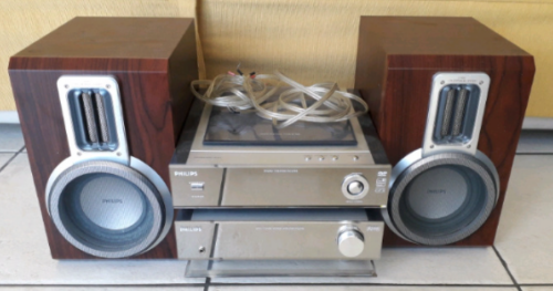 Phillips MCD700 home theatre system