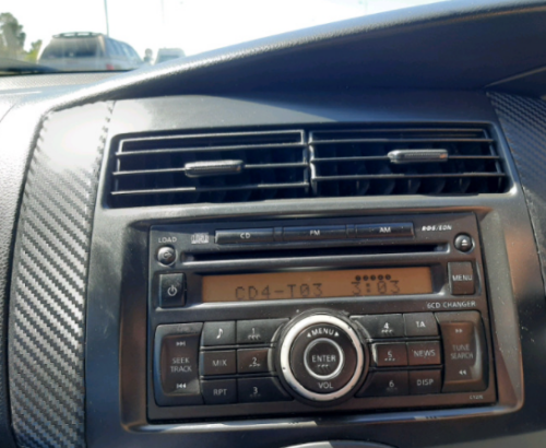 Original OEM 5 disc CD sound system for a Nissan (Livina and other)