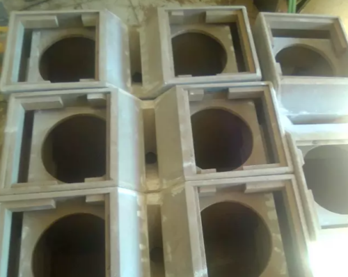 Speaker boxes (line arrays)
