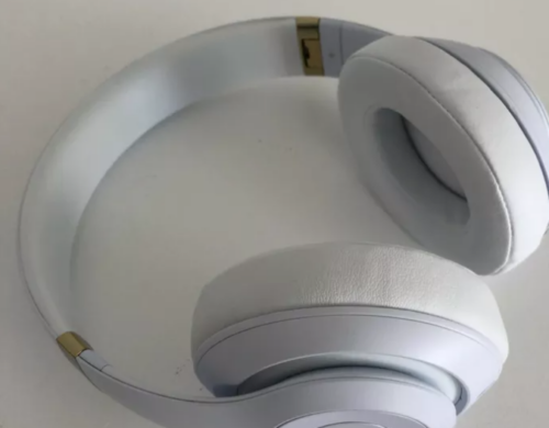 Beats Studio 3 Wireless Headphones - brand new condition