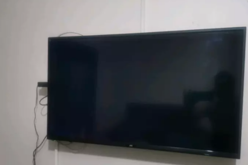 LCD JVC 40'' with smart box