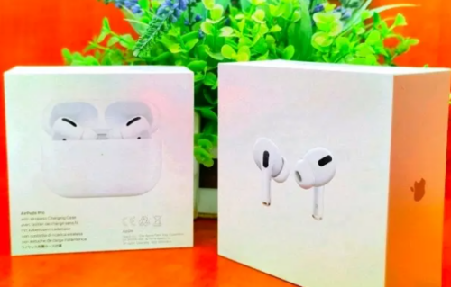 Apple AirPods Pro with MagSafe & Wireless Charging Case