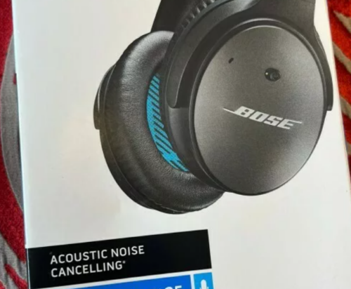 BOSE QuietComfort 25 Headphones with Bluetooth Connector and airplane adaptor- A38039