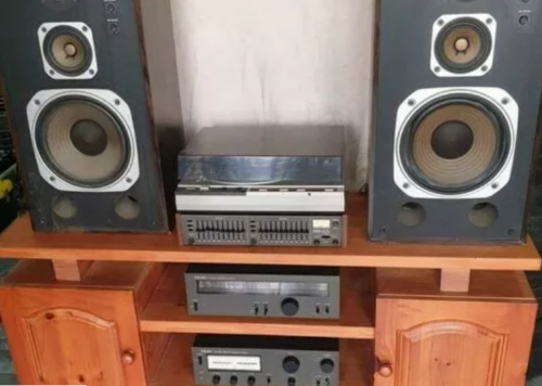 Teac Hi-Fi System With Speakers